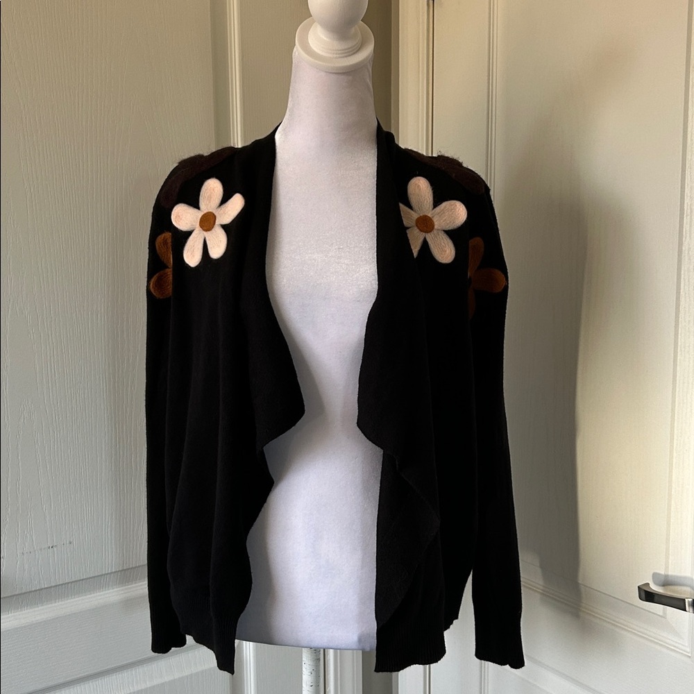 Aaeda women’s black floral Boho chic open front cardigan size small​ - Picture 3 of 9